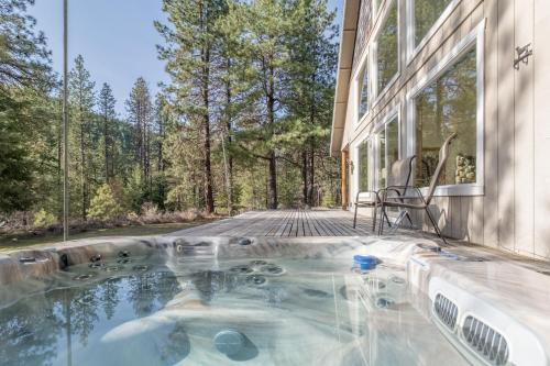 Leavenworth House | Pine Tree Cottage by NW Comfy Cabins