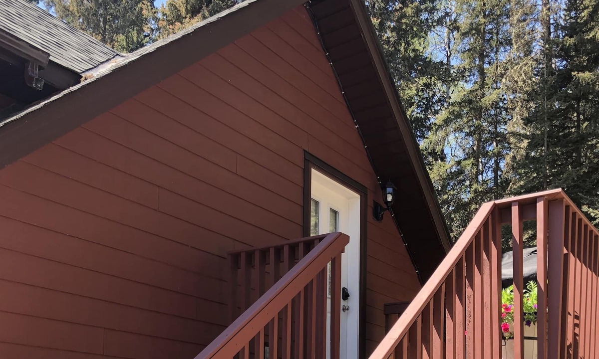 Calgary House | Pine Tree Get Away