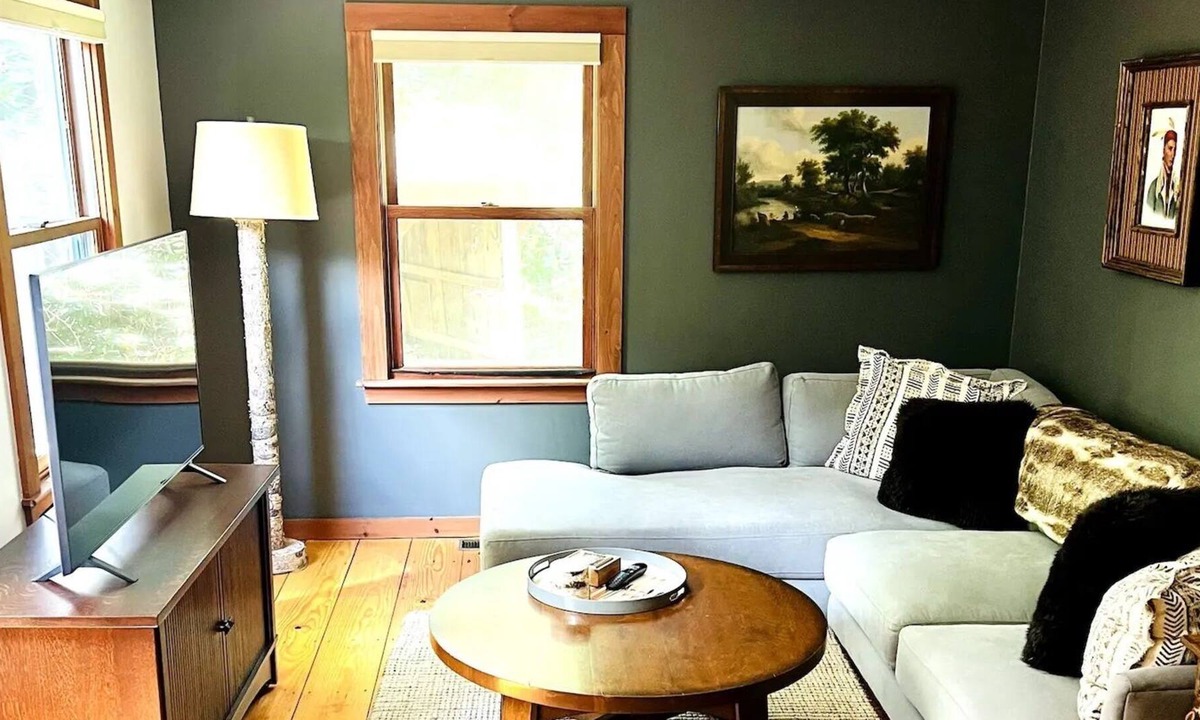 Moretown House | Pine Tree Hideaway - Private Home in the Mad River Valley