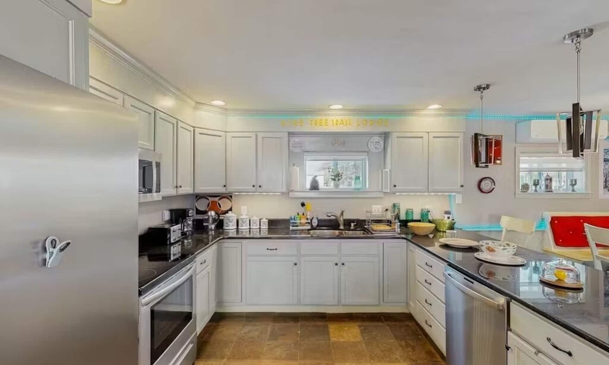 Pittsfield Bed & Breakfast | Pine Tree Trail Lodge