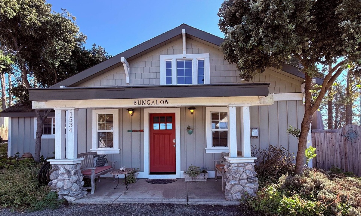 Bodega Bay House | PINE VIEW BUNGALOW - JANUARY DATES AVAILABLE! PET FRIENDLY, HOT TUB