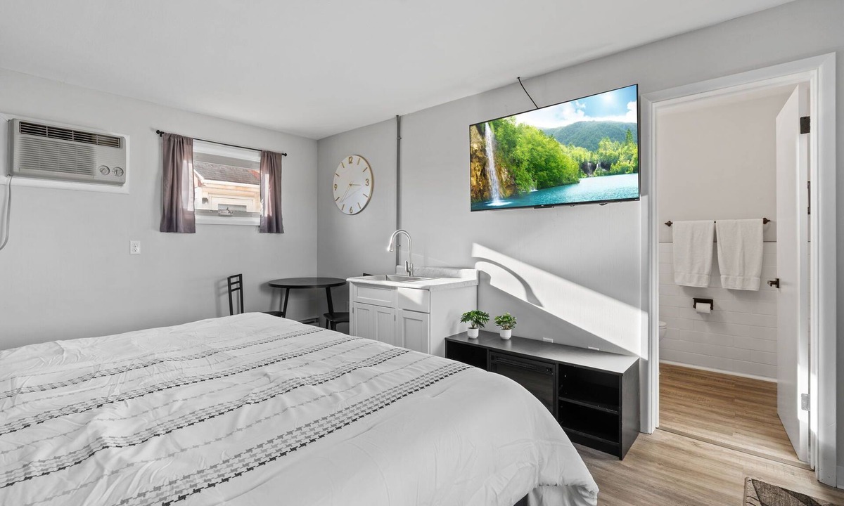 Virginia Hotel | Pine View Inn
