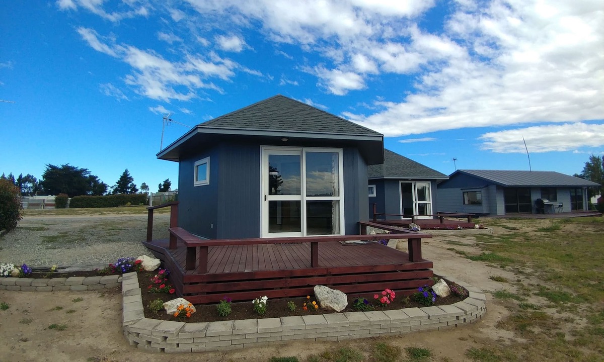 Kaiapoi Hotel | Pineacres Motel and Park