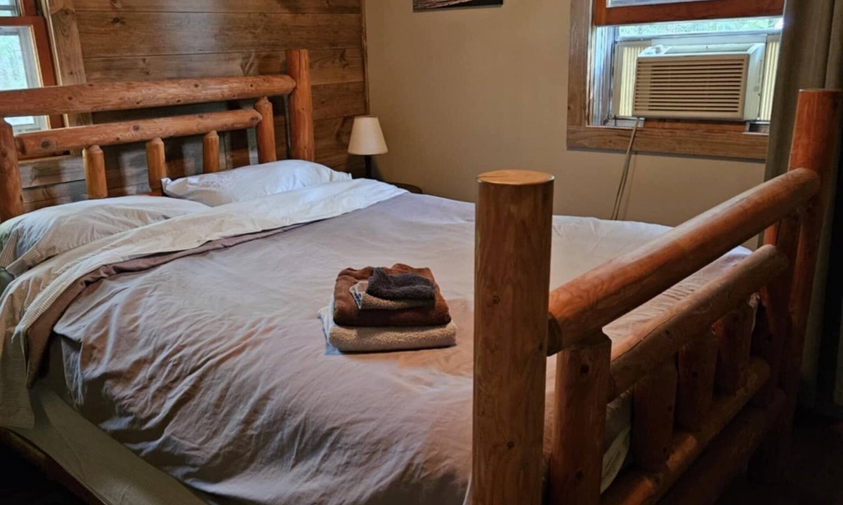 Long Lake Cabin | Pinecone 2-bedroom cabin, Raquette Lake