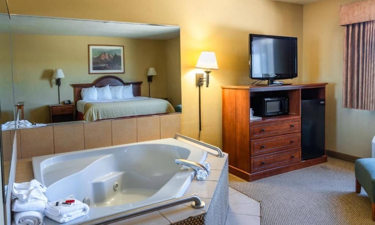 Pinedale Hotel | Pinedale Hotel & Suites