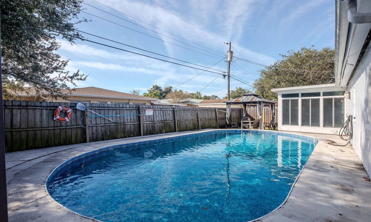 Pinellas Park House | Pinellas Paradise - Pool Oasis - Pinellas Park