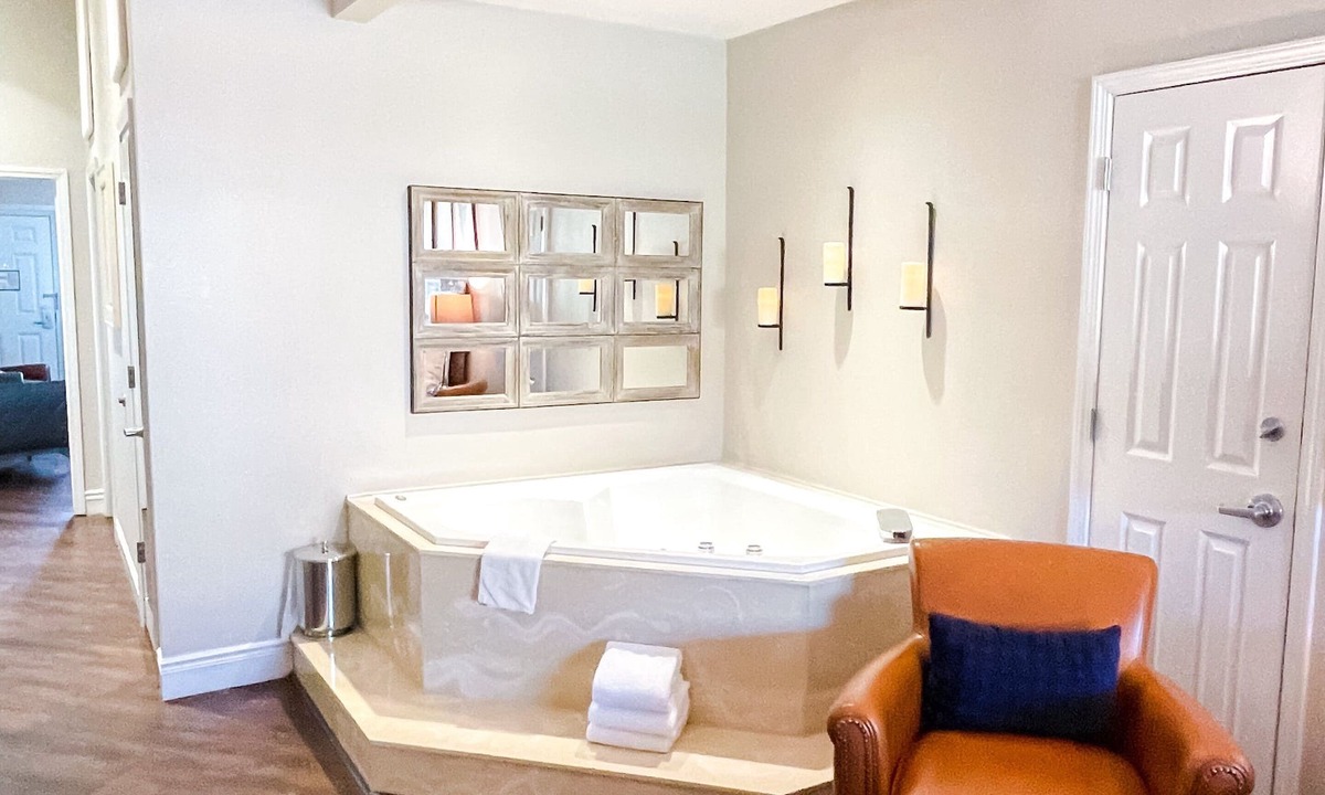 St. Clair Hotel | Pinemark Inn & Suites