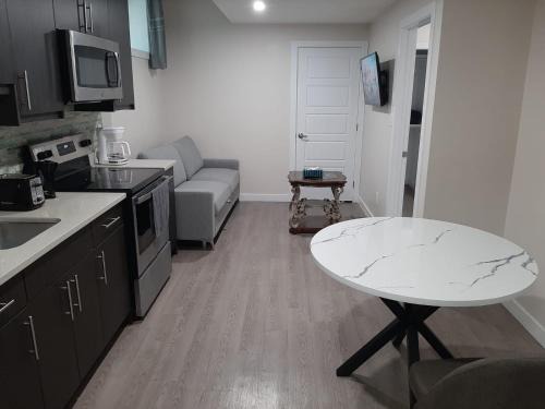 Saskatoon Apartment | PineOrange Home