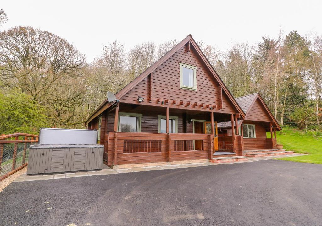 Bleddfa House | Pines Pitch