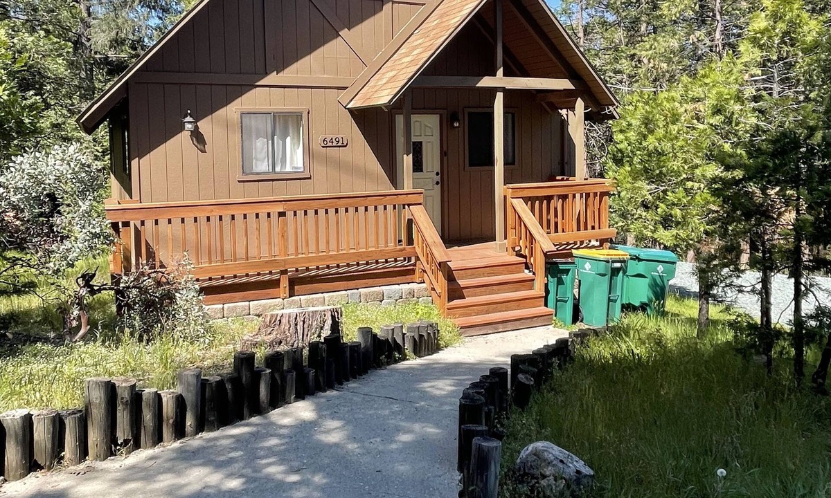 Pollock Pines Cabin | Pines Retreat - Charming Getaway