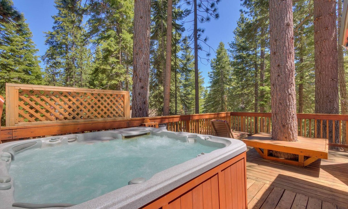 Ridgewood House | Piney Wood By Tahoe Getaways - 2 BR + Loft w/Hot Tub