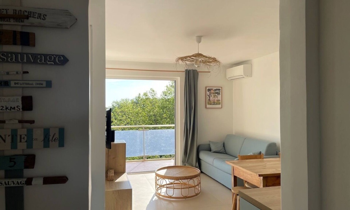 La Grande-Motte Apartment | Pini Caprini 100 Mètres de la mer