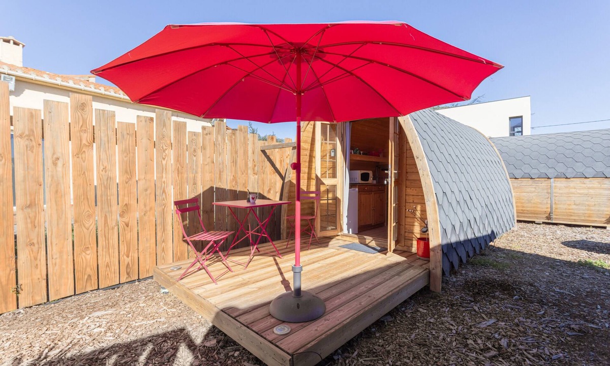 Saint-Andre Cabin | “Pink Pod” Cabin in Saint-André