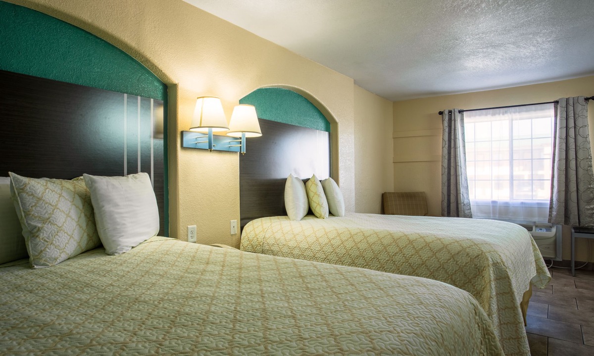 West San Antonio Hotel | Pinn Road Inn and Suites