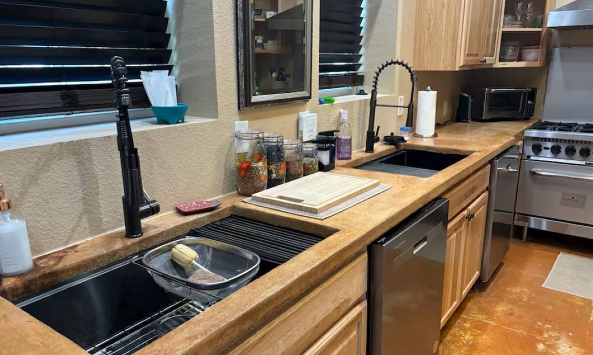 Seguin House | Pinnacle Wldlife Rnc-Carriage House-low cleaning