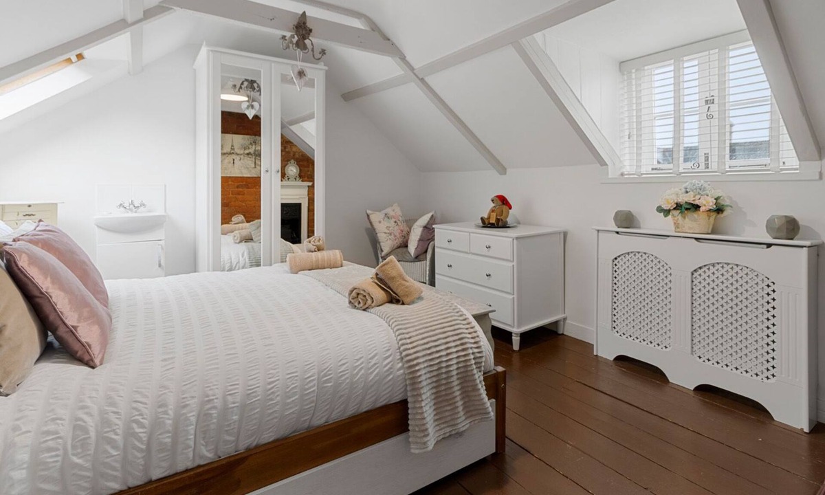 Exeter Cottage | Pip's Cottage by Staytor Accommodation