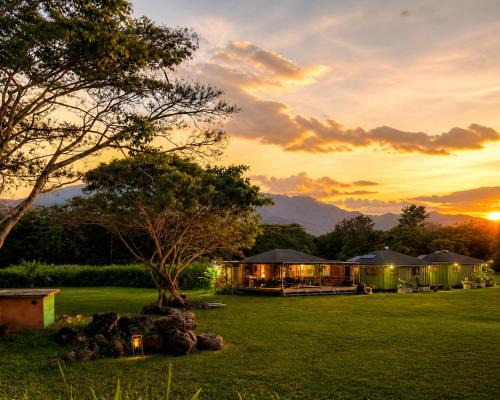 Haleiwa House | Pipeline Tropical Bungalow