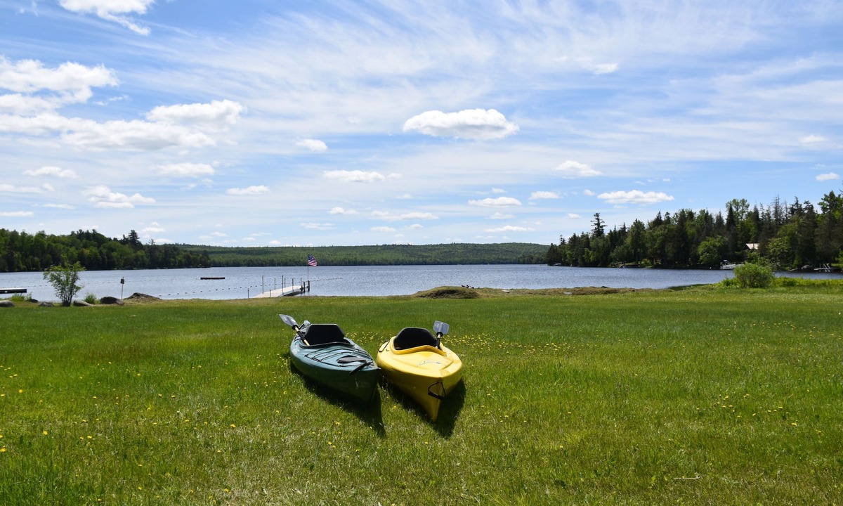 Abbot House | Piper Pond Waterfront - Sled, Ski, Ice Fish