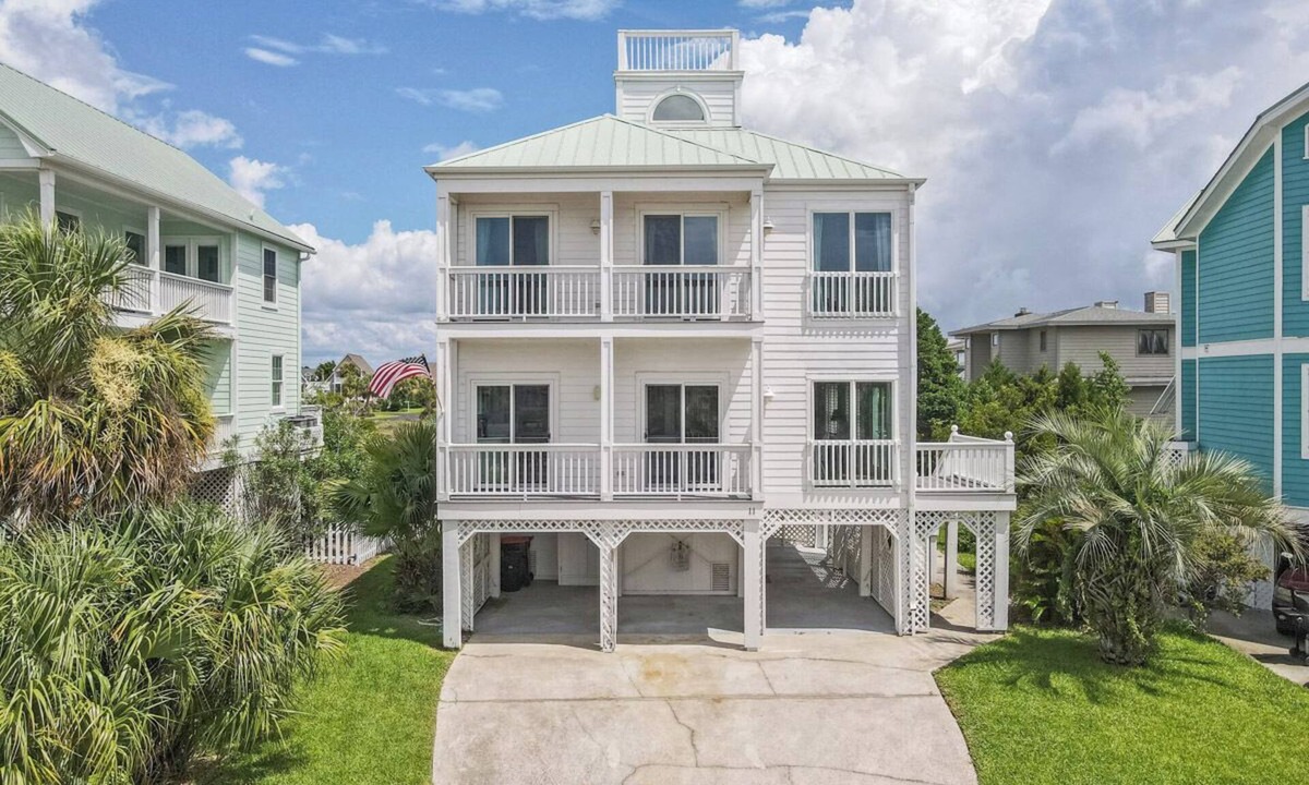 Oceanmarsh Subdivision House | Pirate's Den - Charming Getaway on Harbor!
