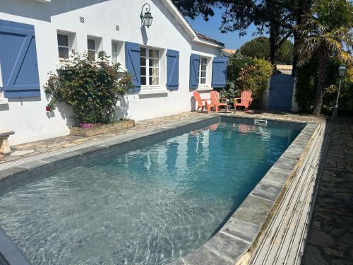 La Gueriniere House | Piscine, 600m de la plage, 6 adultes 4 enfants