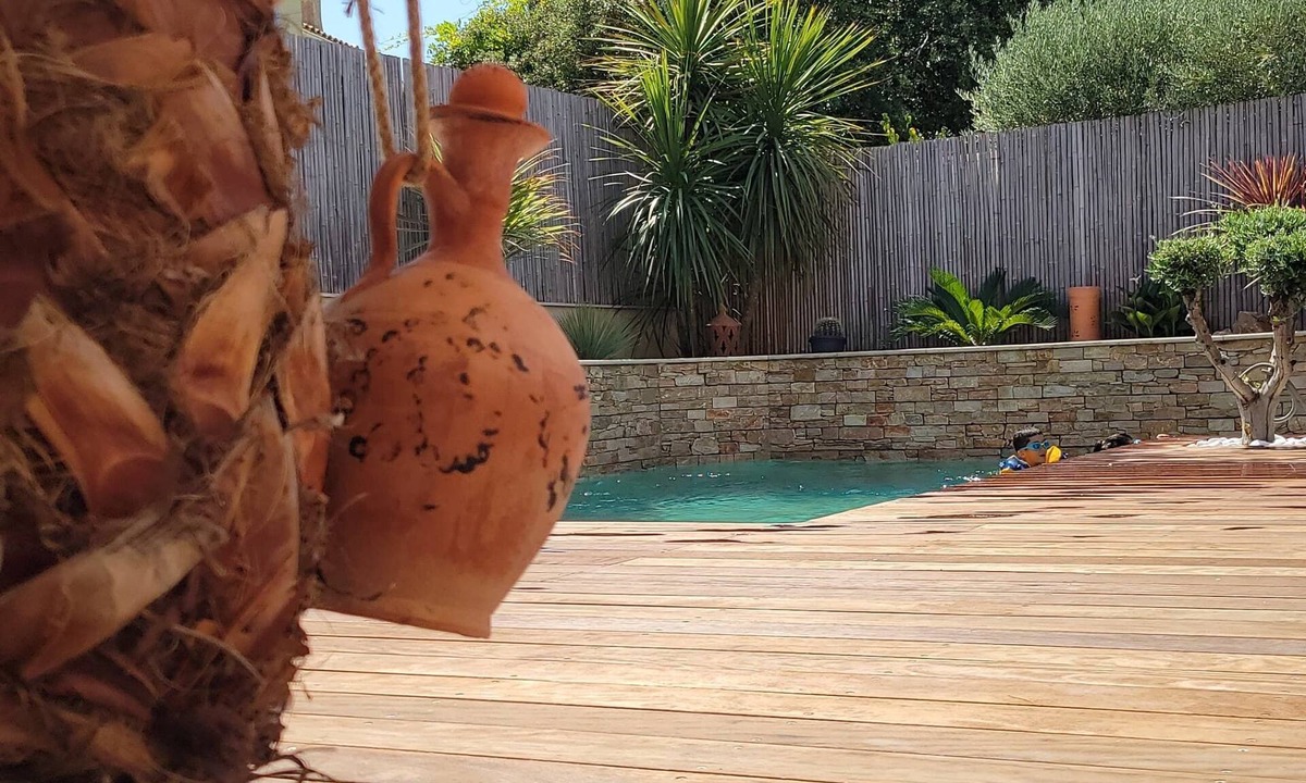 Cournonsec House | Piscine et Maison Pour de Belles Vacances