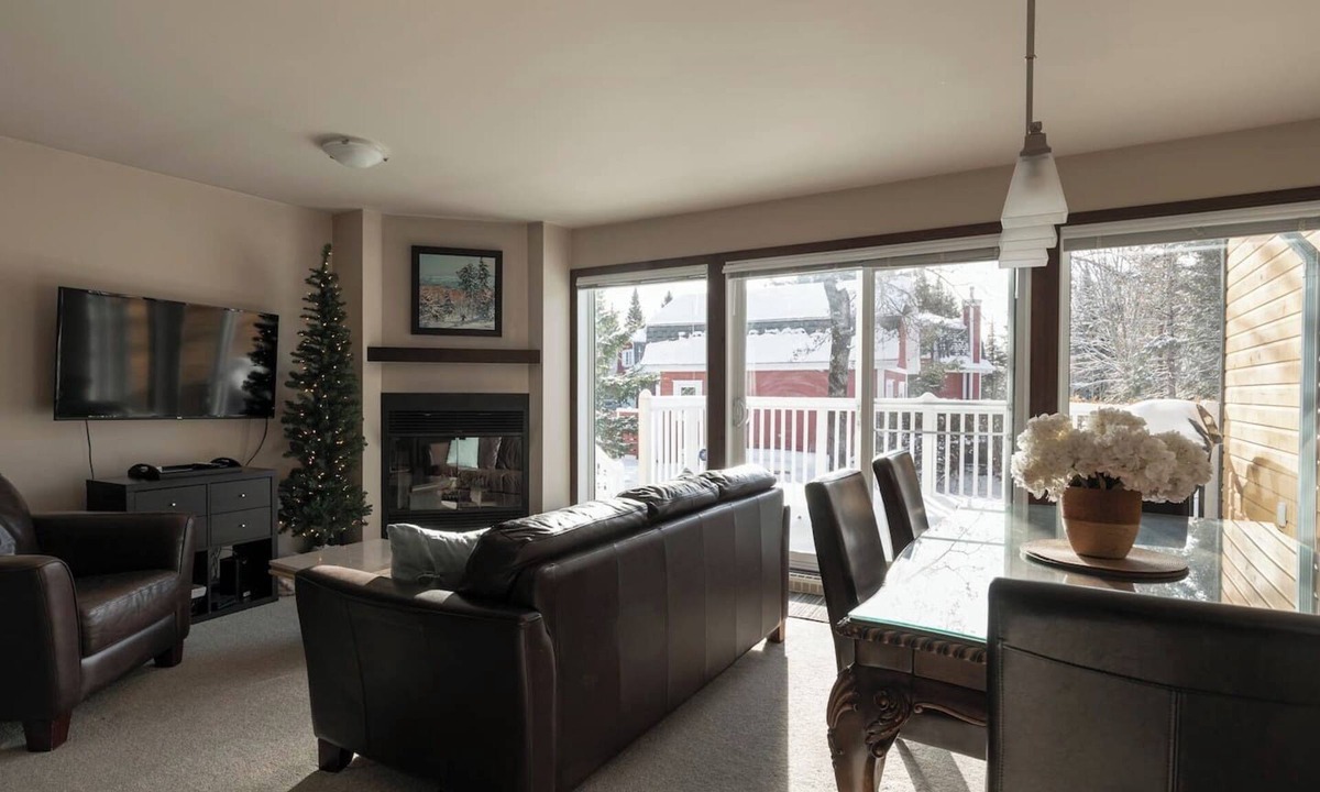 Mont-Tremblant Villa | Piscine+Golf+Vélo IN/OUT Espace Jeux Navette