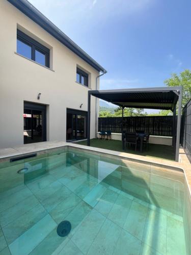 Sainte-Marie-dʼAlloix Apartment | Piscine & Spa