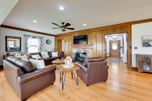 McHenry House | Pistakee Lake Estate w/Boat Dock & Hot Tub!