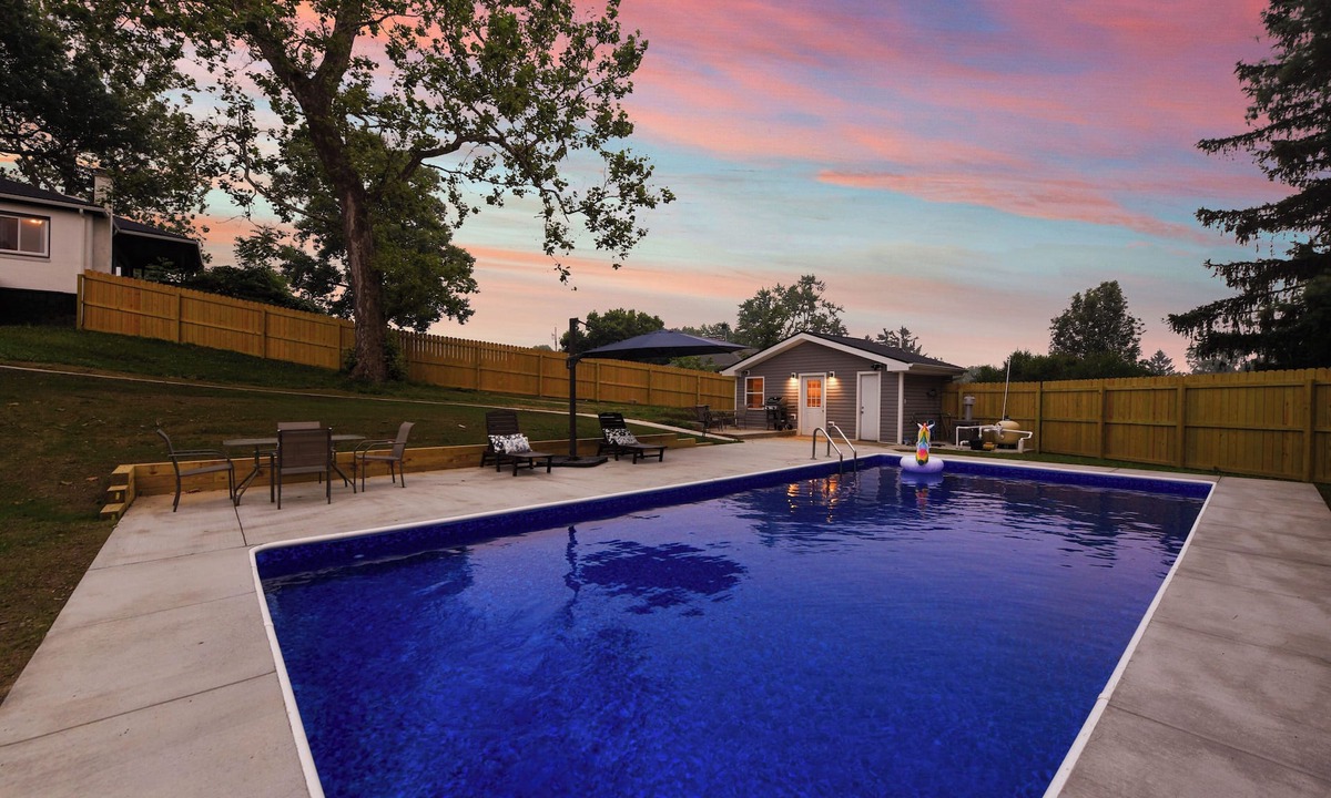 Coraopolis House | PIT Staycation Retreat with Pool House!