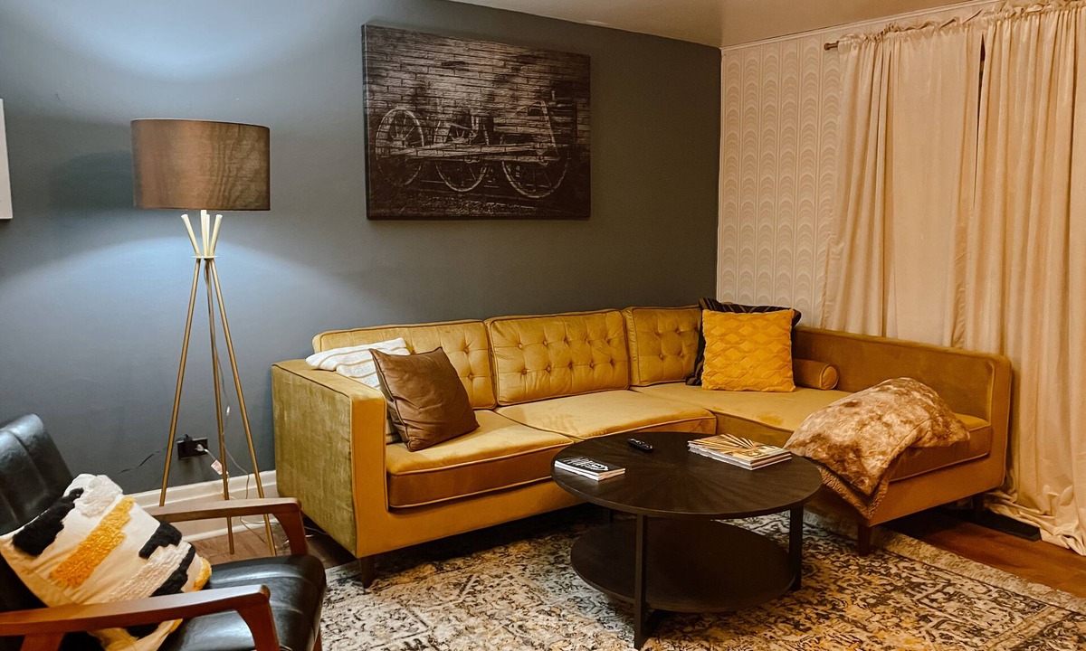 South Side Flats House | Pittsburgh Pennsylvania house