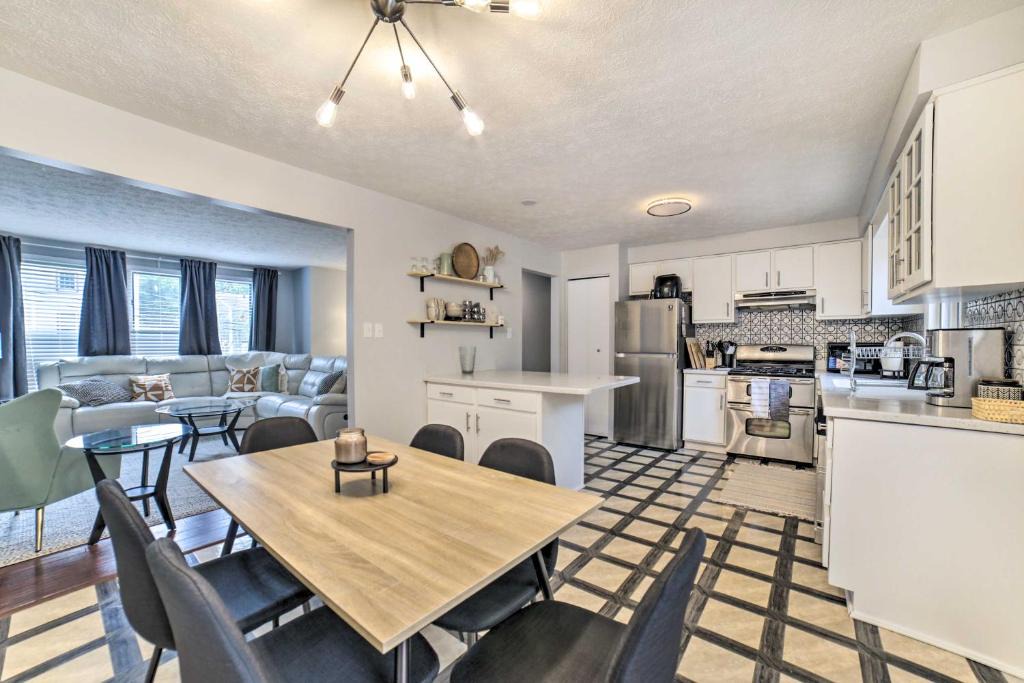 Brighton Heights House | Pittsburgh Retreat w/Deck ~ 4 Mi to Dtwn!