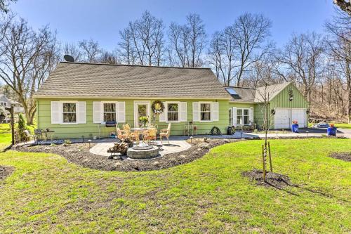 Pittsford Apartment | Pittsford ‘Trolley Home’ - Near Erie Canal!