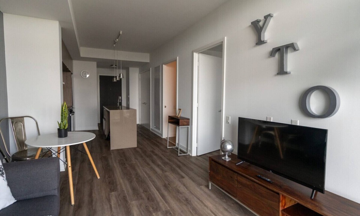 Willowdale Apartment | Pivot - 1 Bedroom Apartment North York