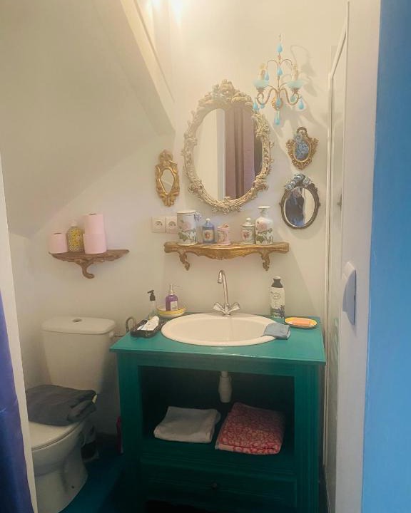 Herisson Bed & Breakfast | Pixie-Poï