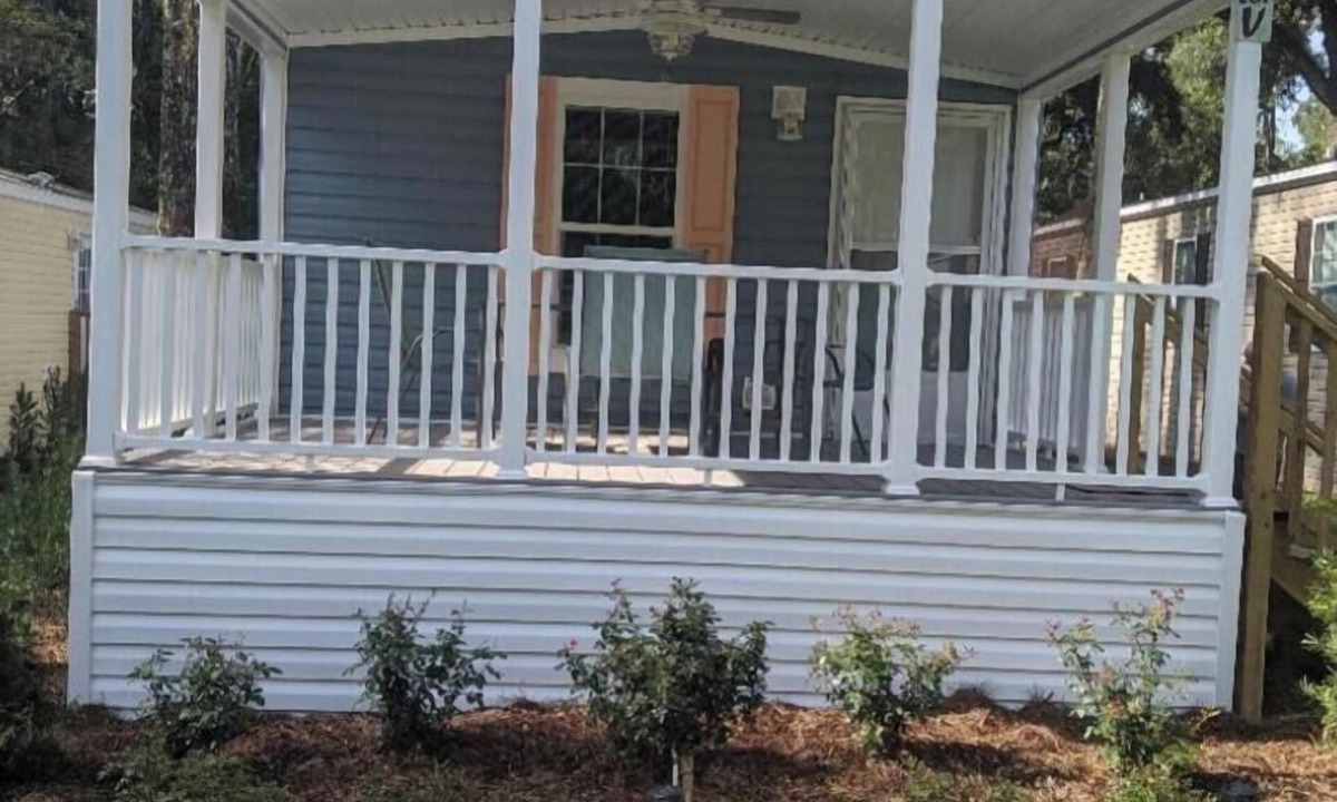 Dunnellon House | PK's Bungalow! Located just two doors down from the world famous KP Hole