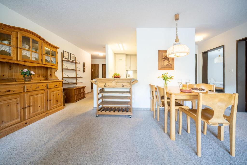 Vulpera Apartment | PL 204 Geraeumige 3,5-Zimmer-Wohnung im Haus Plavna mit grossem Balkon