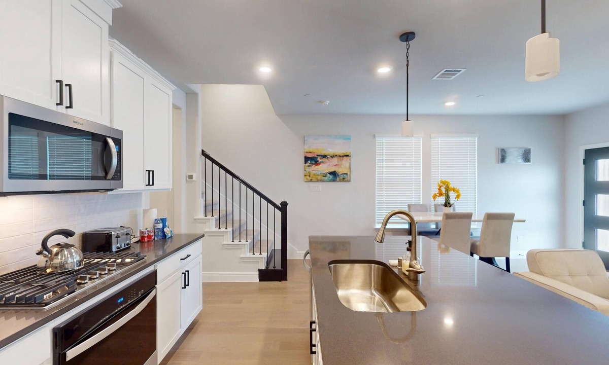 Plano House | PL088 – World Cup Stay - 30min to Toyota Base - Sleeps 6 - Free Parking