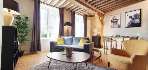 Quartier du chateau Apartment | Place St Sauveur - Standing et Confort