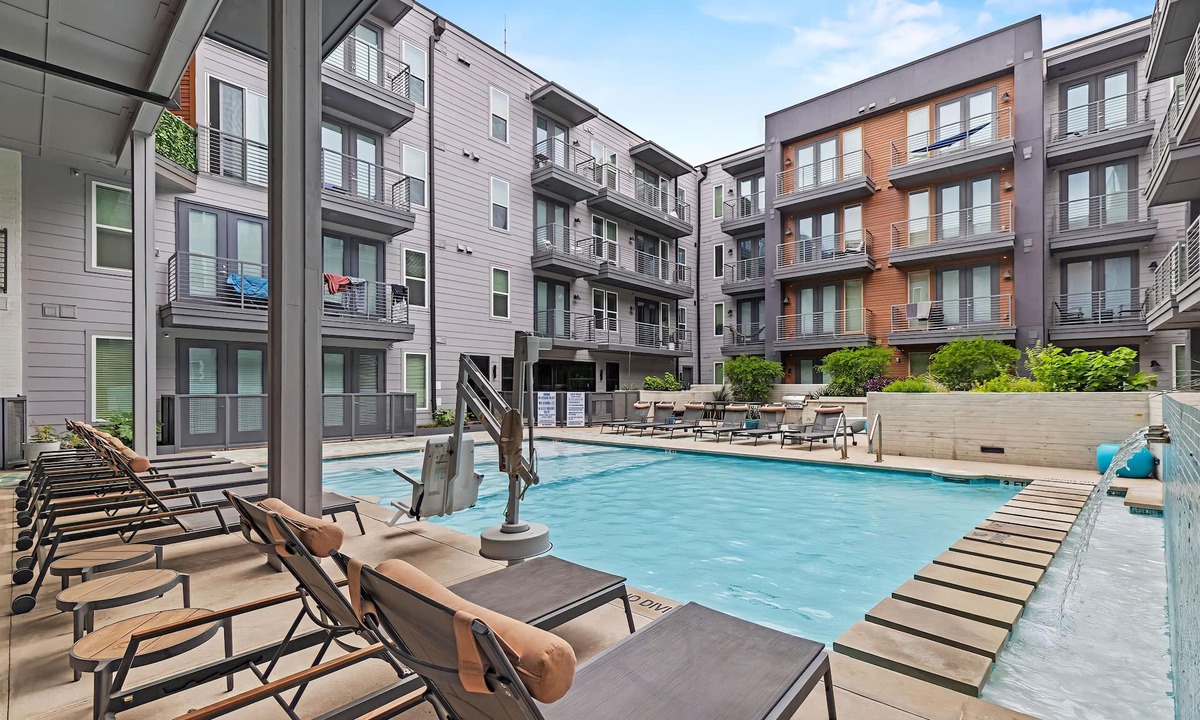 Waller Creek District Apartment | Placemakr Downtown Austin