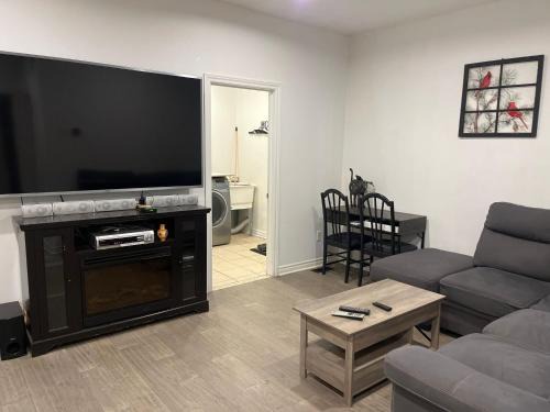 Dunsford Villa | Places to stay bbq ac heat parking wiffi