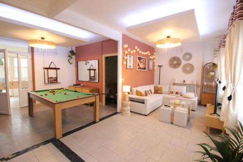 Verdun Apartment | Plain-Pied - 5 couchages - Billard - BabyFoot - Terrasse - Jardin - Véranda - 4 chambres & canapé convertible - Netflix - Amazon Prime - WIFI - Stationnement gratuit devant - Verdun Centre - Géré par Presta-Zen'Services