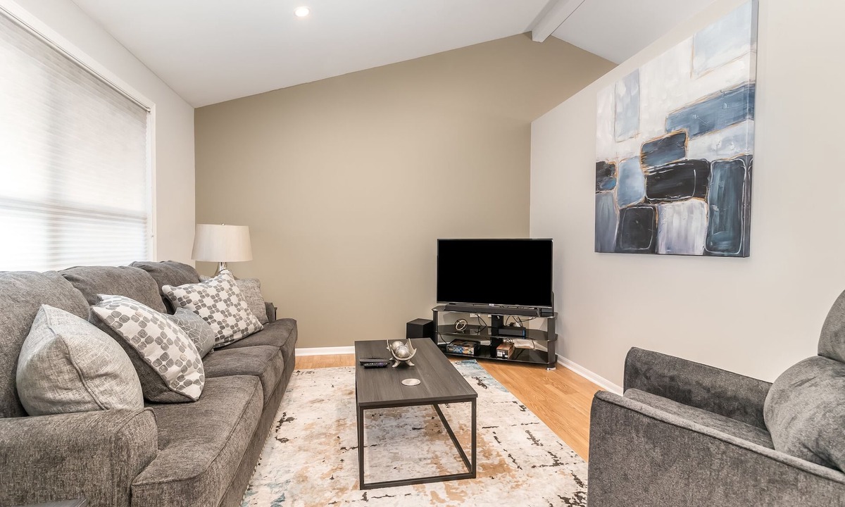 Fox Valley House | Plainfield FHS Rental