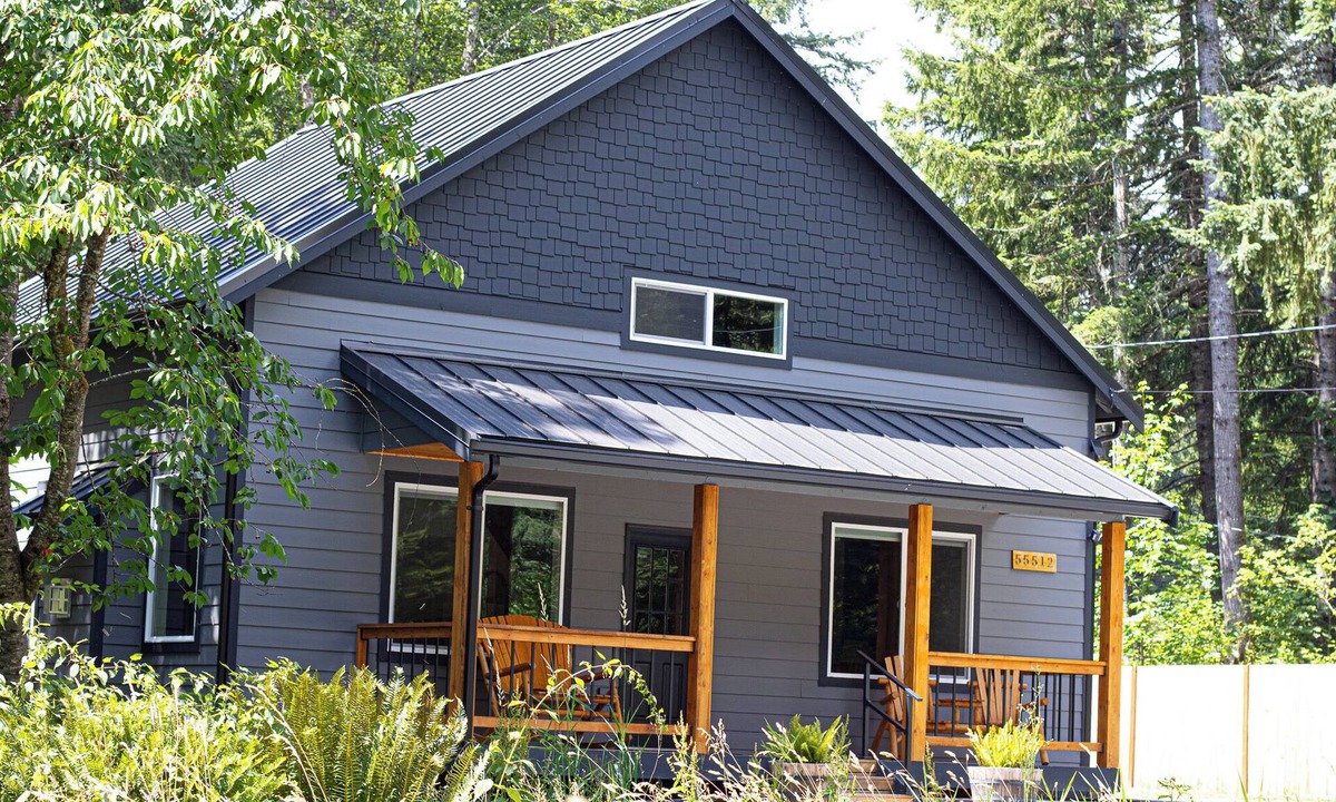 Ashford House | Plan For Spring! Sleeps 8 - Hot Tub - Fire Pit