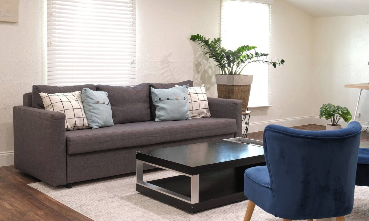 Plano House | Plano/Frisco 3BR Home Sleeps 10 Perfect for Groups & Business