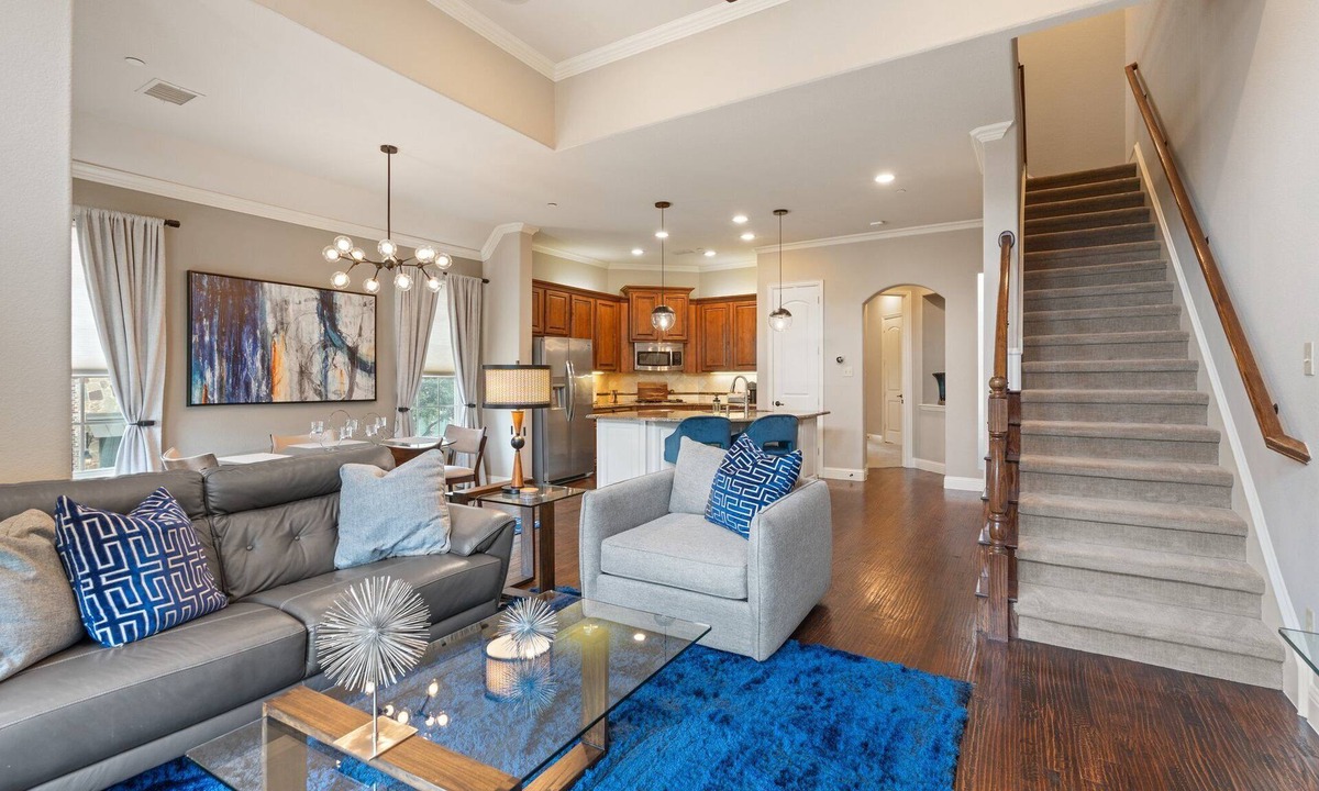 Legacy Park House | Plano-Shops of Legacy Townhome. EV Outlet with Maid Service Included.