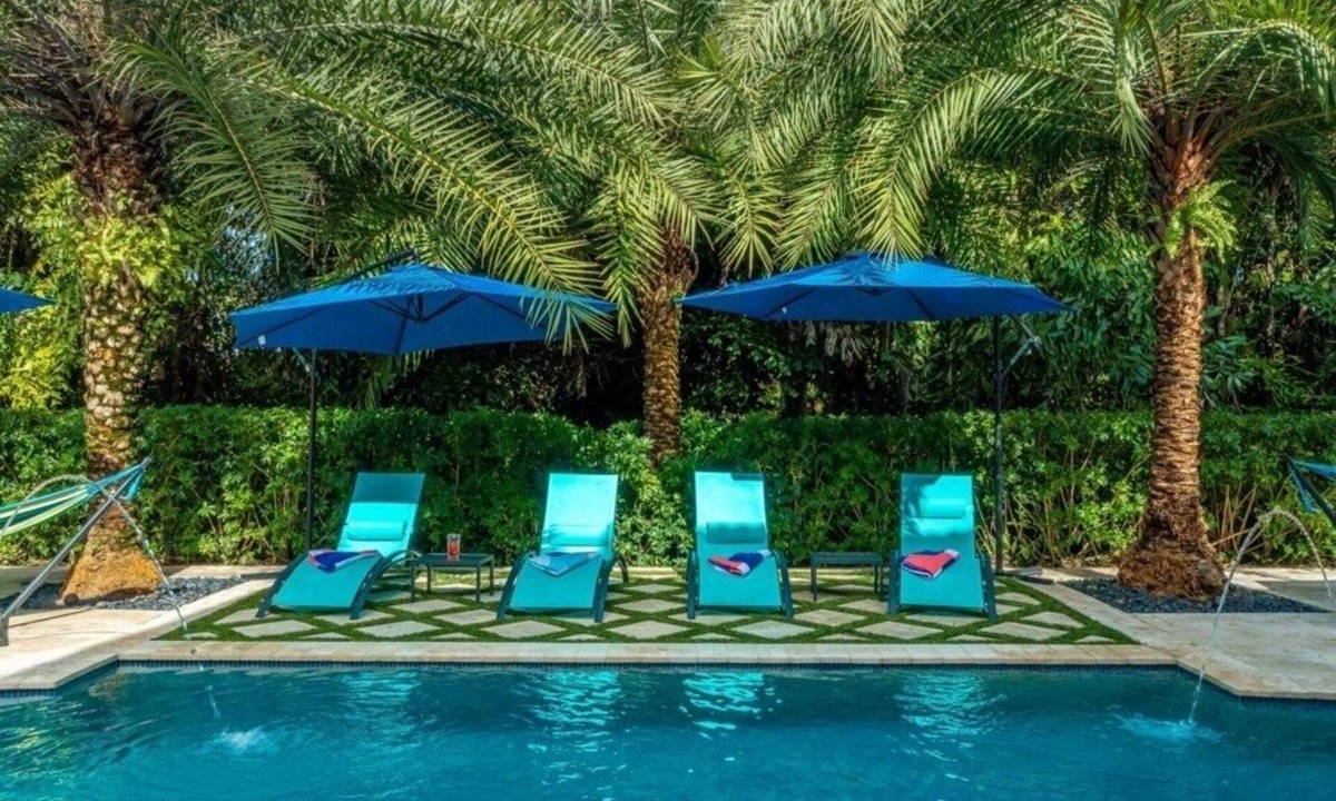 Plantation Villa | Plantation Acres Mansion by RedAwning