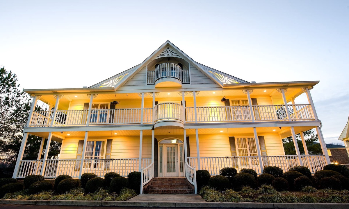 Millington Hotel | Plantation Oaks Suites & Inn