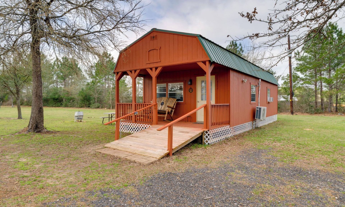 Waller Cabin | Plantersville Cabin on 50 Acres w/Pond & Fire Pit