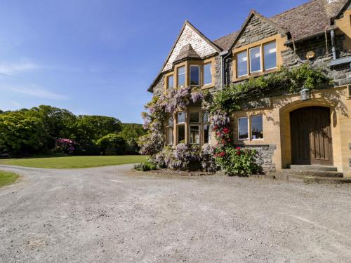 Llanbedr House | Plas Gwynfryn