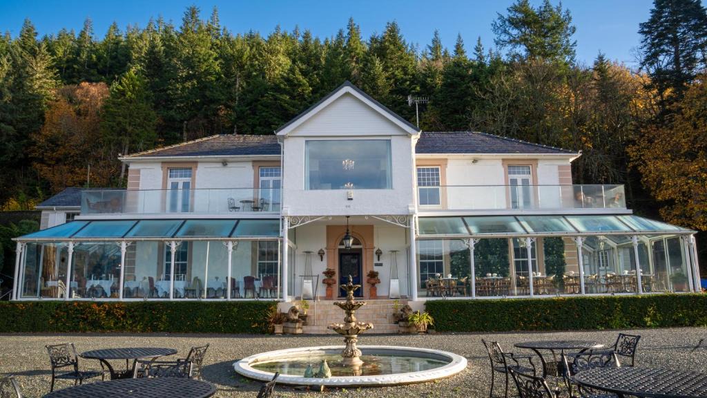 Llanrwst Hotel | Plas Maenan